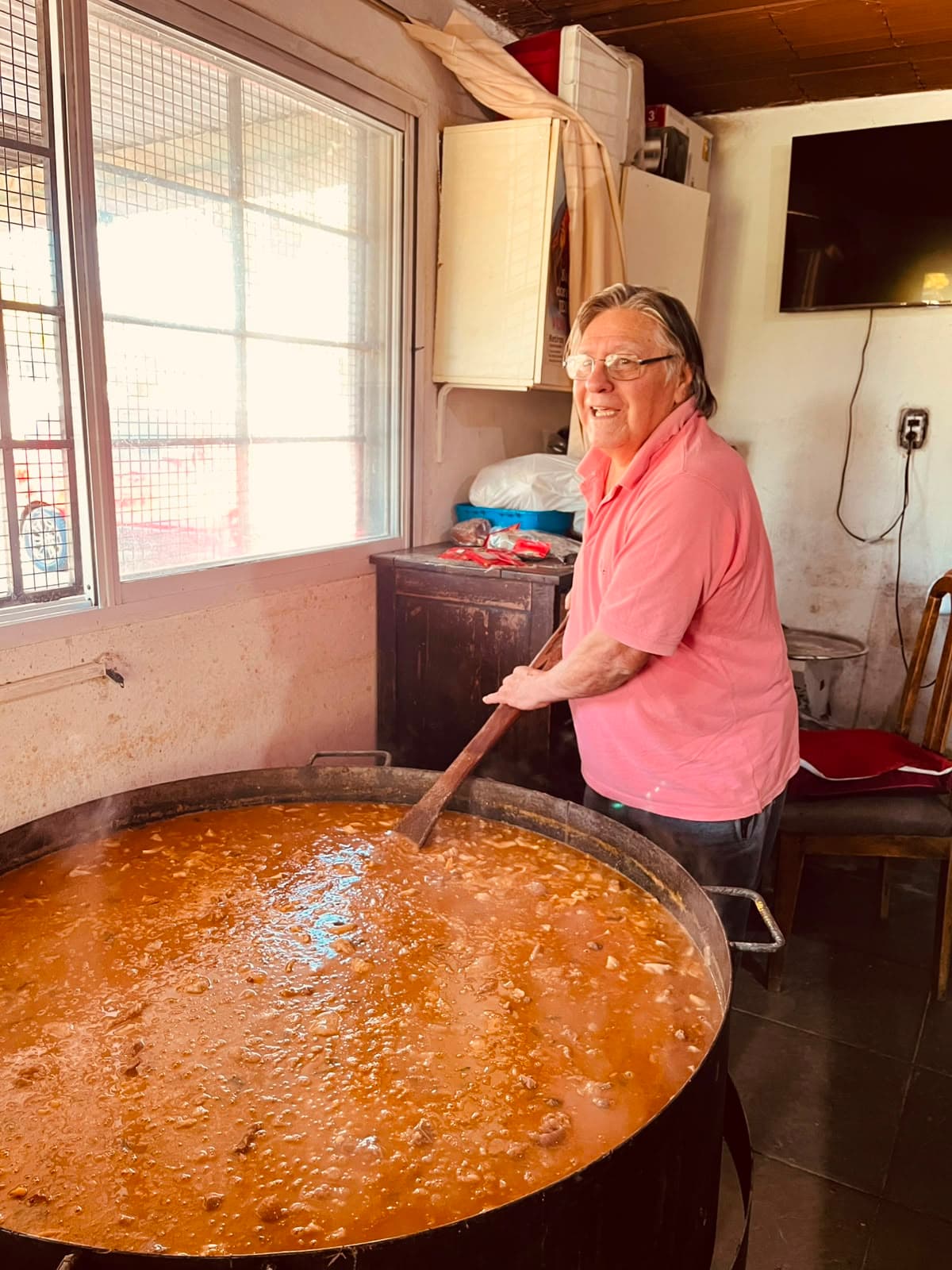 Familia Santa Rita preparando comida casera